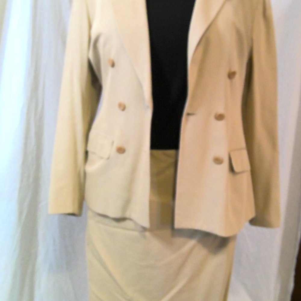 Anne Klein II, Taupe Skirt Suit Size 16, Very nice